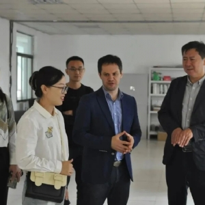 俄羅斯無損檢測研究所Denis先生一行到訪科電儀器考察交流