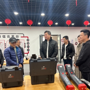 有朋自遠(yuǎn)方來！廣州市邁梓普檢測儀器有限公司總代理一行來公司交流